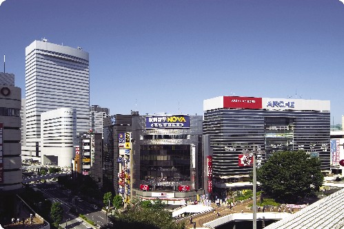大宮駅西口駅前風景の写真