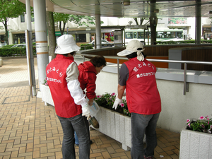 浦和駅西口で活動（5月）